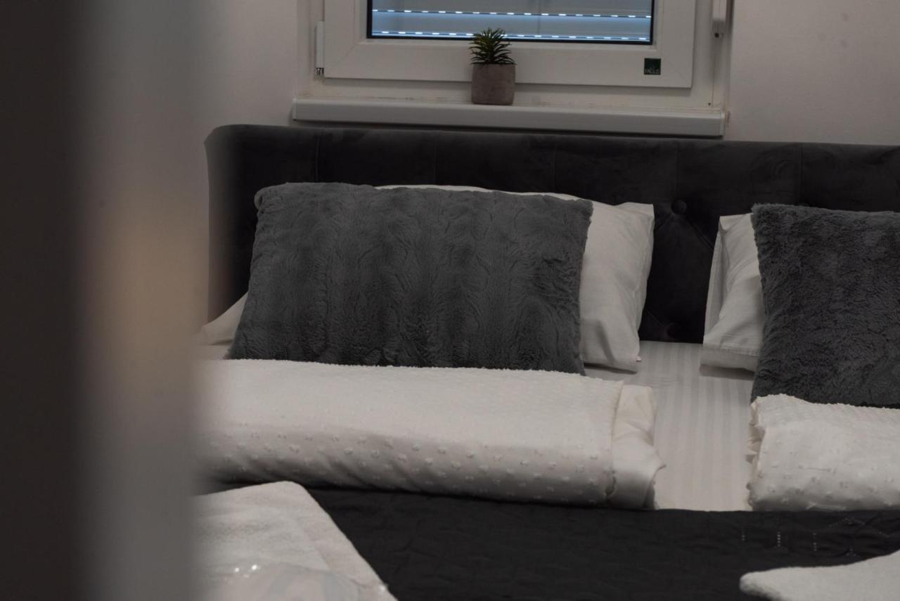 Lux Apartment III برييدور المظهر الخارجي الصورة